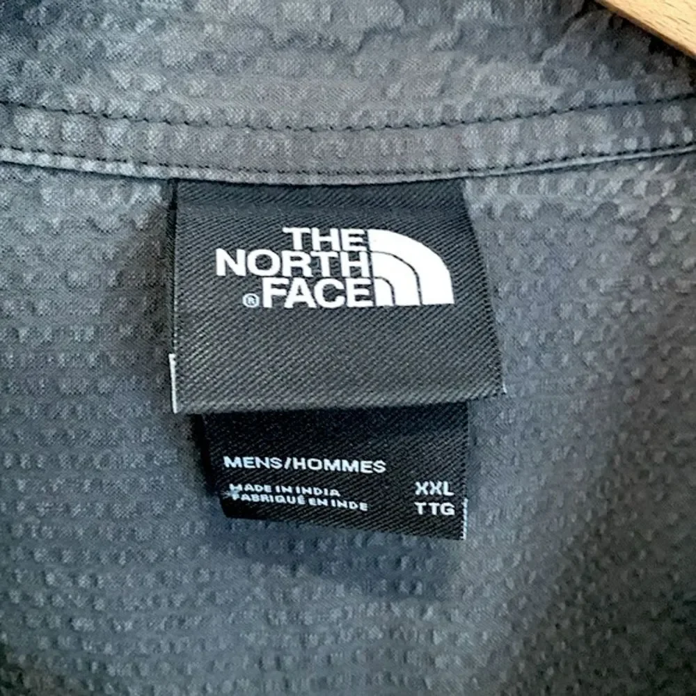 The North Face Short Sleeve Seersucker Button Shirt Mens Size XXL Sun Faded Grey